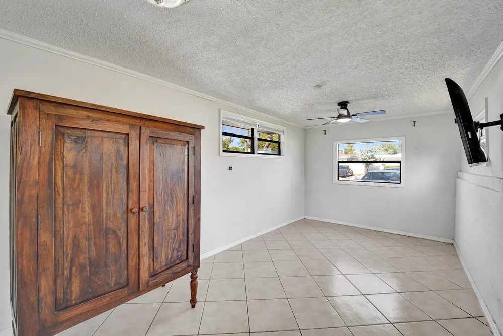 1036 NE 9th Ave, Fort Lauderdale, FL 33304