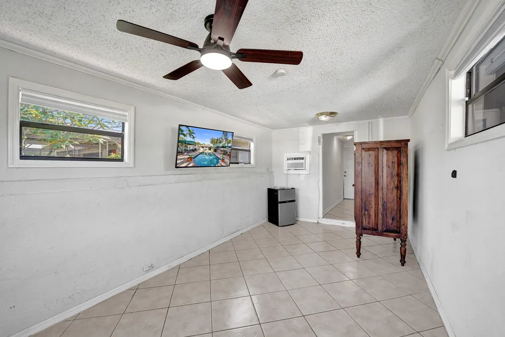 1036 NE 9th Ave, Fort Lauderdale, FL 33304
