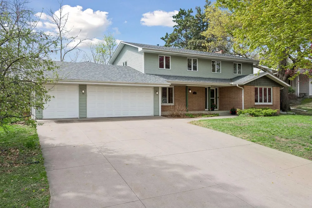 8817 Westmoreland Ln, Saint Louis Park, MN 55426