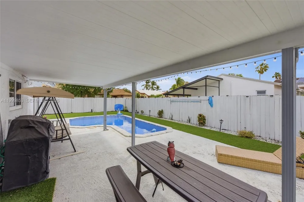 14600 Ashland Pl, Davie, FL 33325