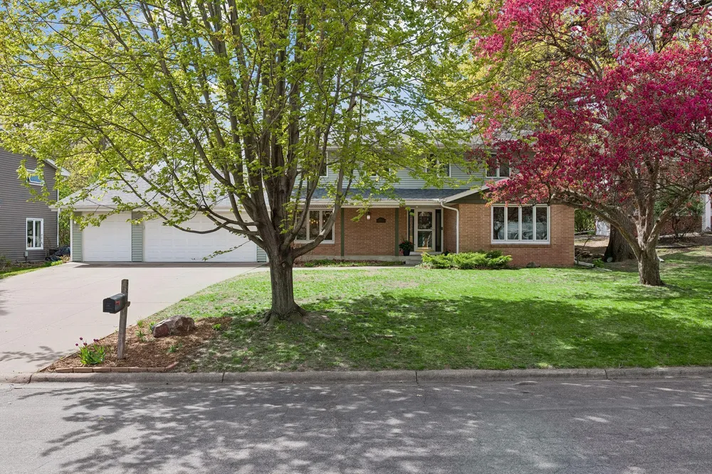 8817 Westmoreland Ln, Saint Louis Park, MN 55426
