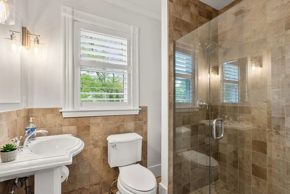 1469 Centre St, Newton, MA 02461