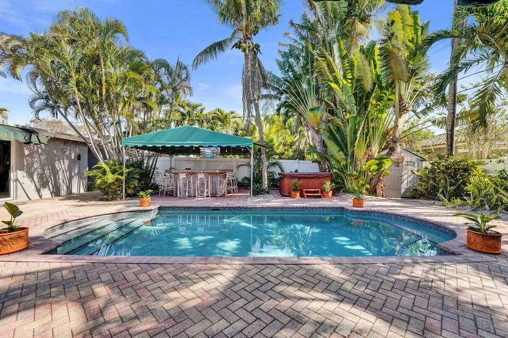 1036 NE 9th Ave, Fort Lauderdale, FL 33304