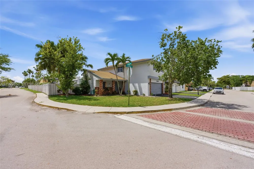 14600 Ashland Pl, Davie, FL 33325
