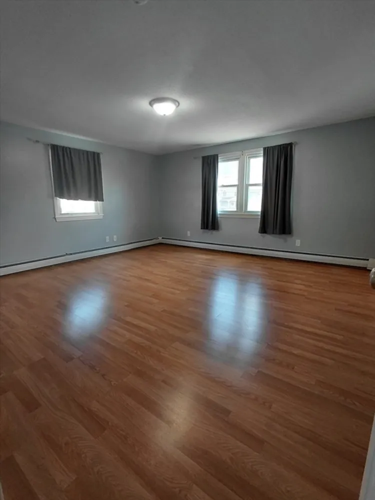 627 Westford St, Lowell, MA 01851