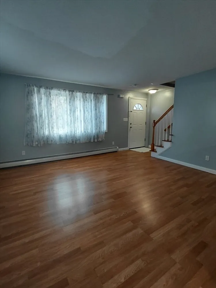 627 Westford St, Lowell, MA 01851