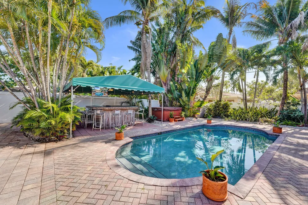 1036 NE 9th Ave, Fort Lauderdale, FL 33304