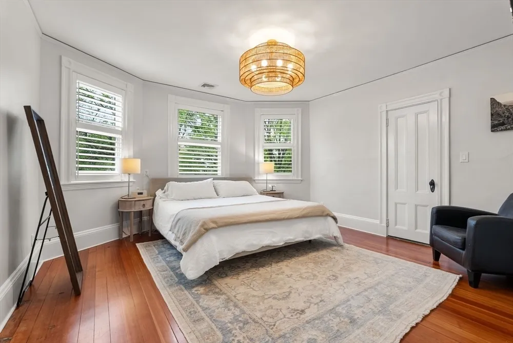 1469 Centre St, Newton, MA 02461