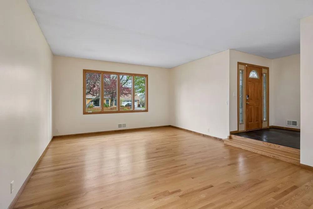 8817 Westmoreland Ln, Saint Louis Park, MN 55426