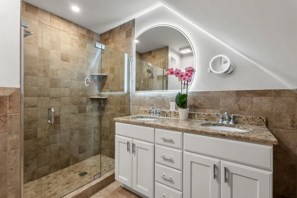 1469 Centre St, Newton, MA 02461