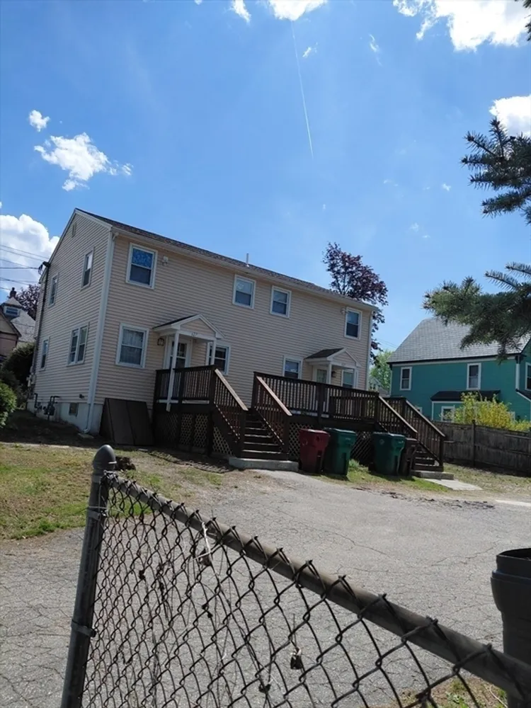 627 Westford St, Lowell, MA 01851