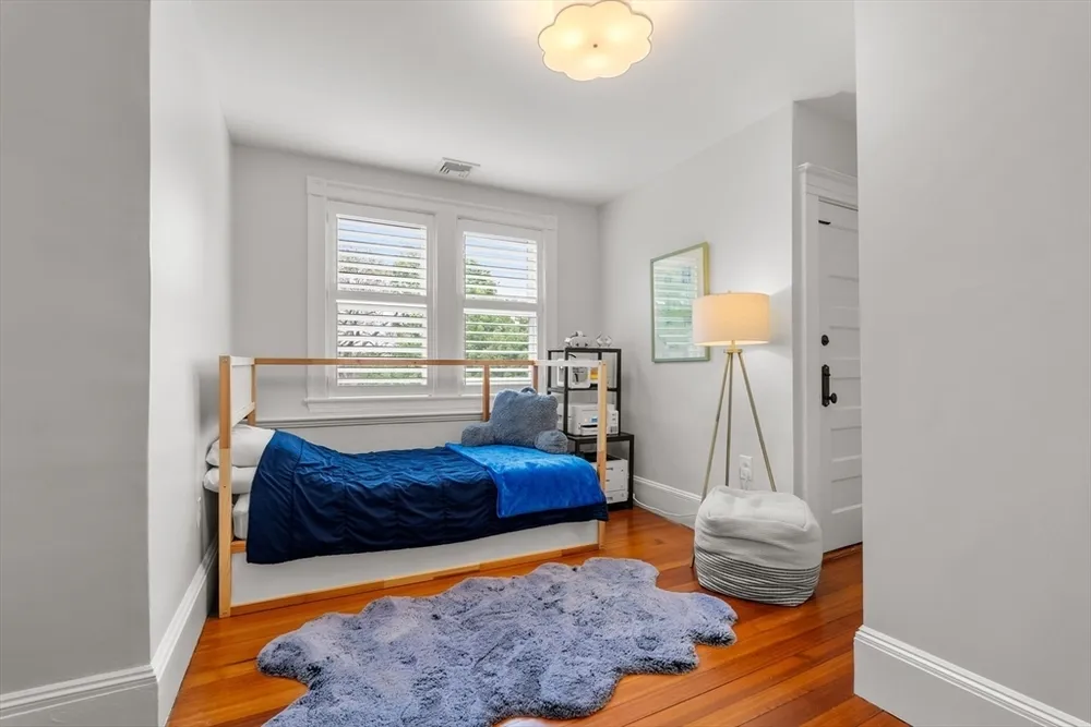 1469 Centre St, Newton, MA 02461