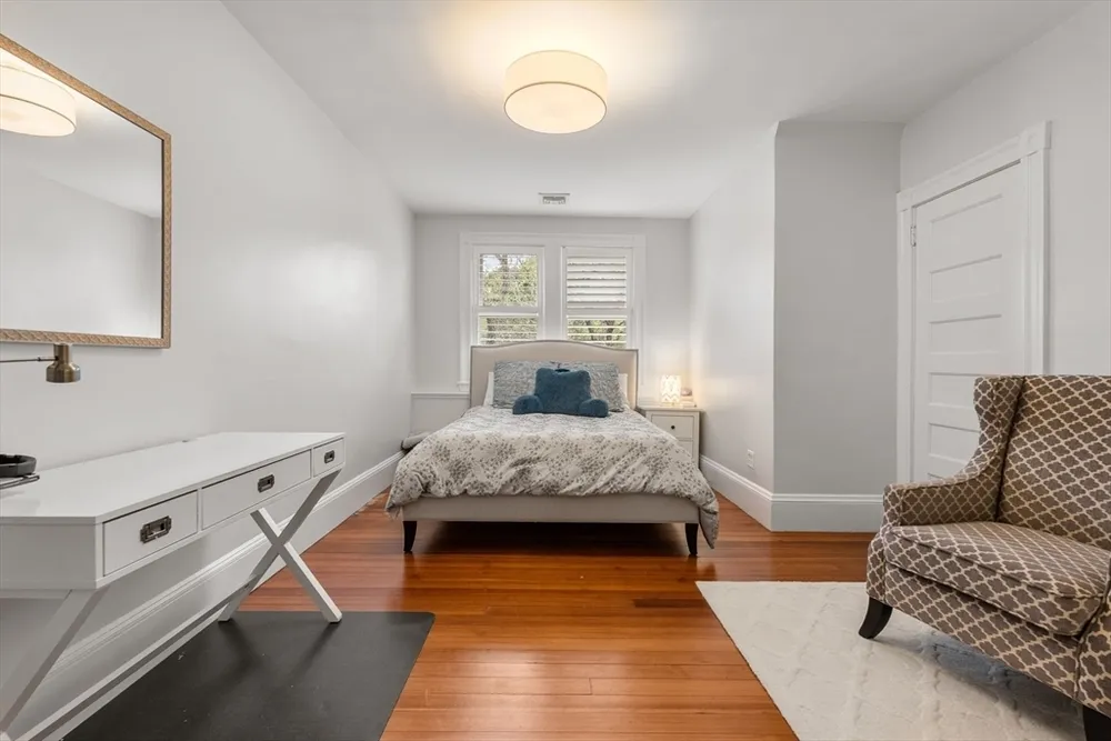 1469 Centre St, Newton, MA 02461