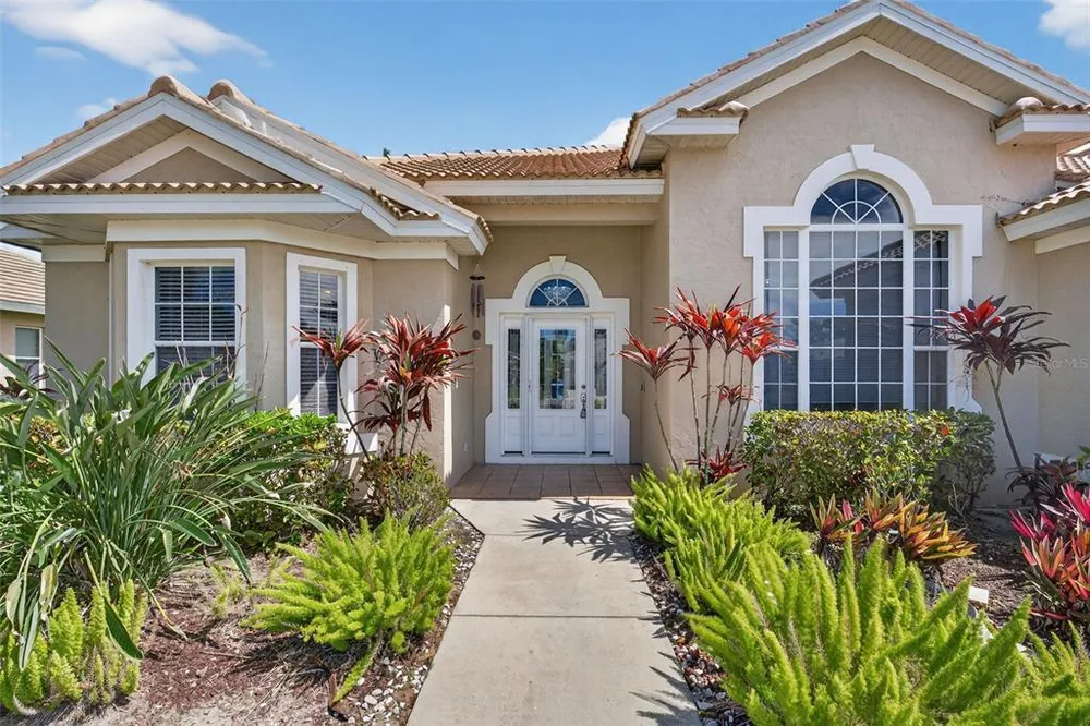 4449 Golden Lake Dr, Sarasota, FL 34233