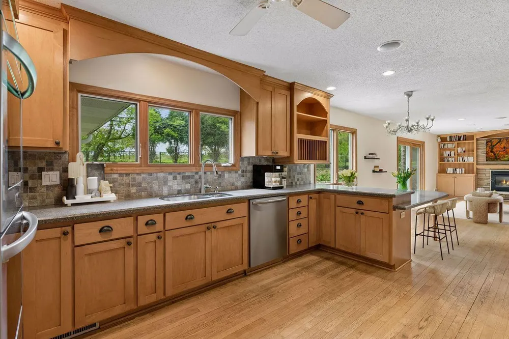 8817 Westmoreland Ln, Saint Louis Park, MN 55426