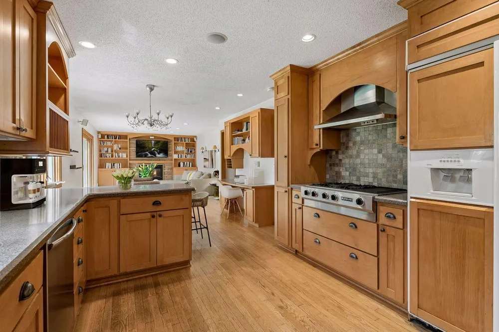 8817 Westmoreland Ln, Saint Louis Park, MN 55426