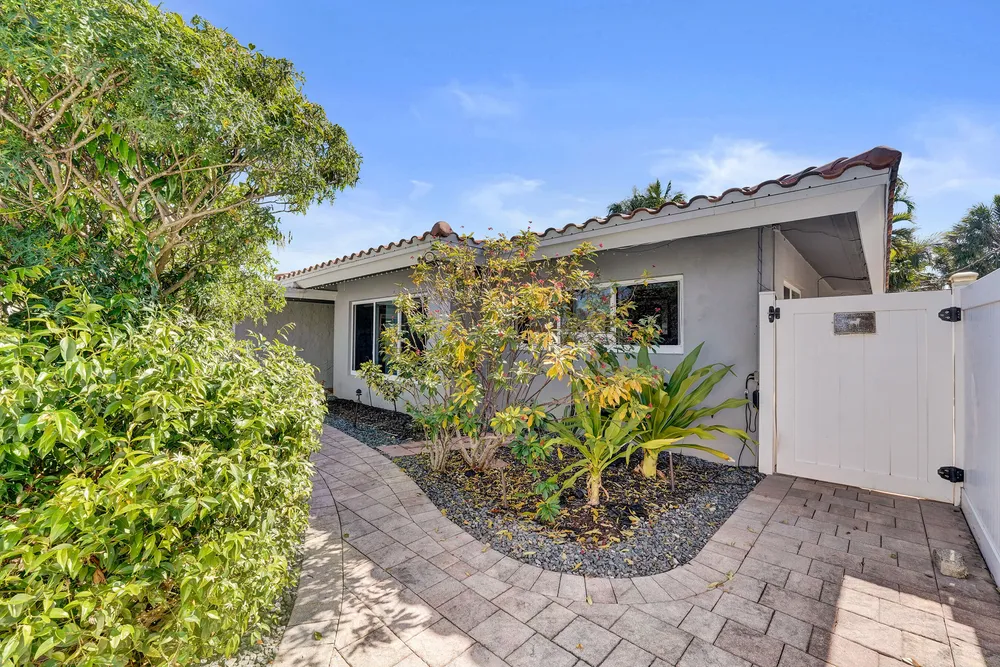 1036 NE 9th Ave, Fort Lauderdale, FL 33304