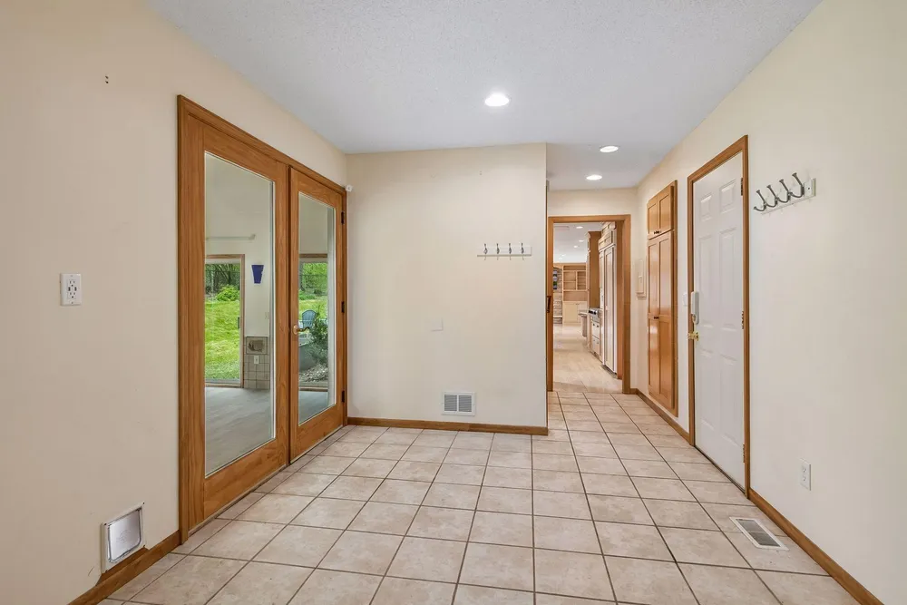 8817 Westmoreland Ln, Saint Louis Park, MN 55426