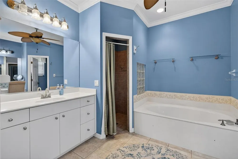 4449 Golden Lake Dr, Sarasota, FL 34233