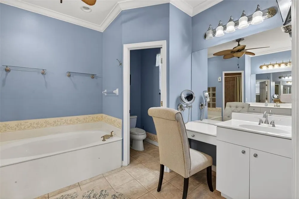 4449 Golden Lake Dr, Sarasota, FL 34233