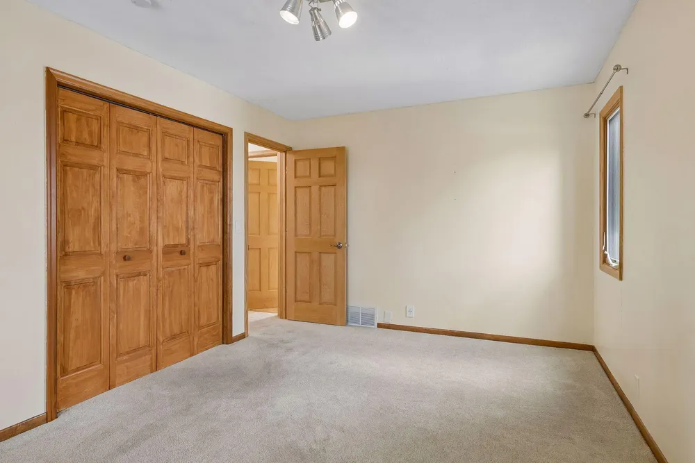 8817 Westmoreland Ln, Saint Louis Park, MN 55426