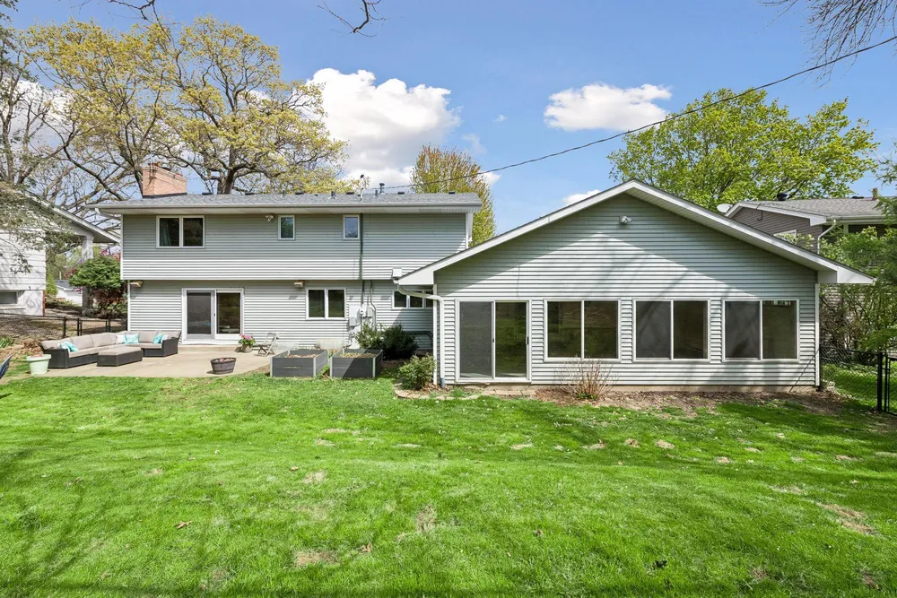 8817 Westmoreland Ln, Saint Louis Park, MN 55426