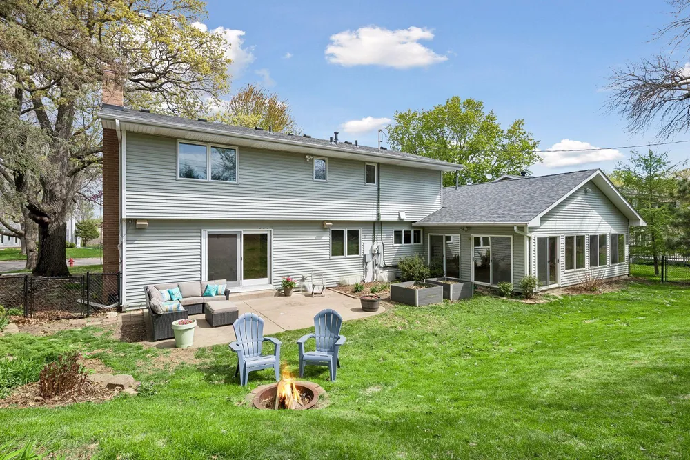 8817 Westmoreland Ln, Saint Louis Park, MN 55426