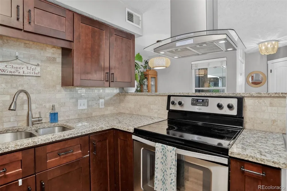1830 Newland Ct, Lakewood, CO 80214