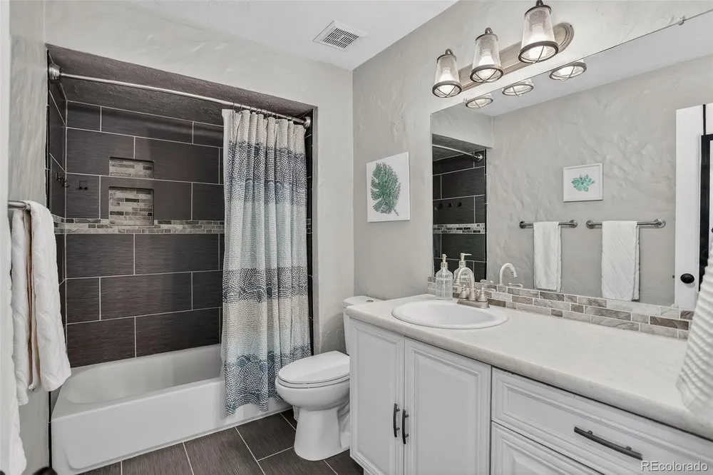 1830 Newland Ct, Lakewood, CO 80214