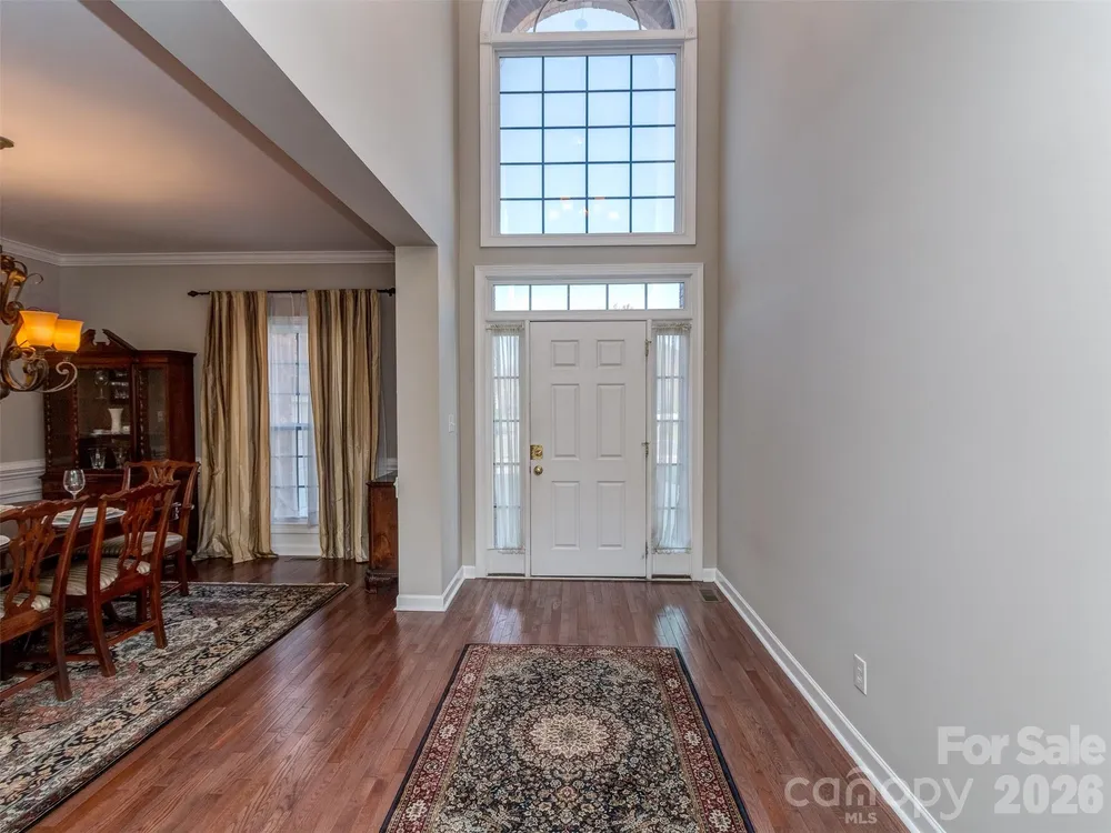 12103 Crescent Run Ct, Charlotte, NC 28277
