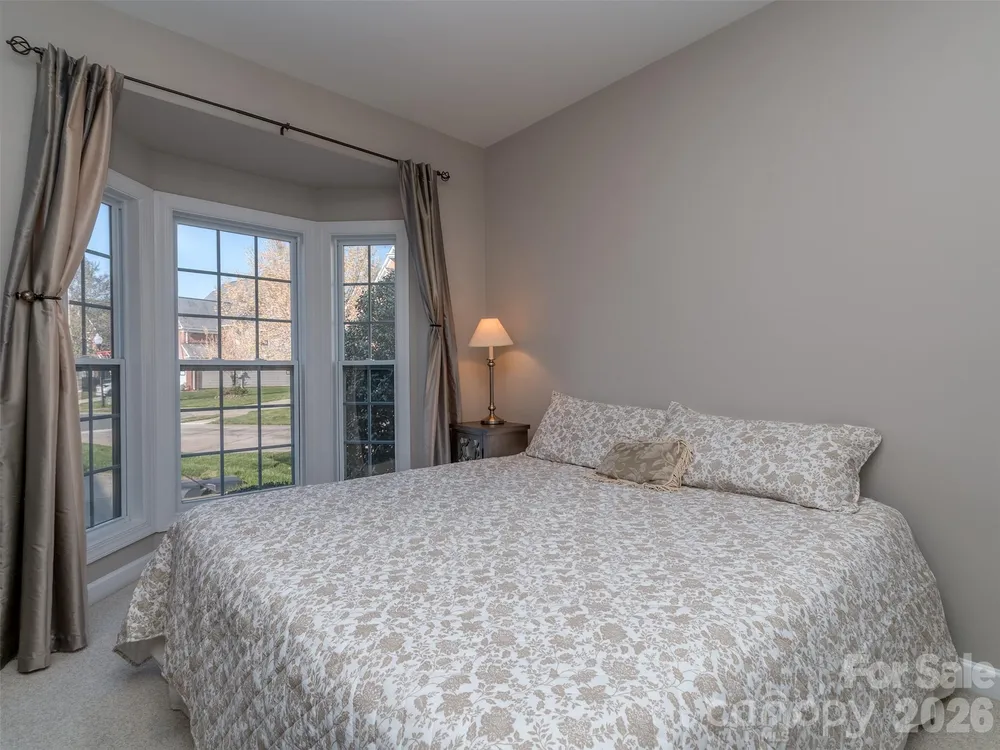 12103 Crescent Run Ct, Charlotte, NC 28277