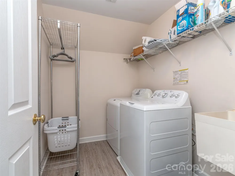 12103 Crescent Run Ct, Charlotte, NC 28277