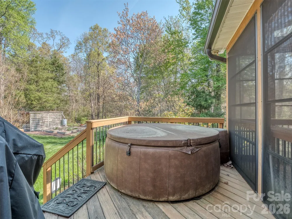 12103 Crescent Run Ct, Charlotte, NC 28277