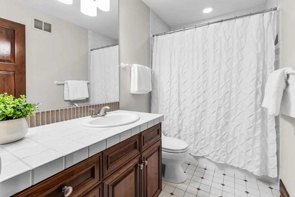 18313 Nicklaus Way, Eden Prairie, MN 55347
