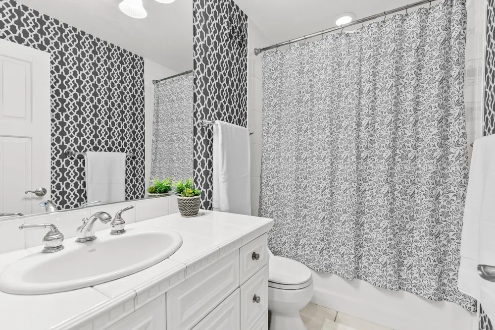 18313 Nicklaus Way, Eden Prairie, MN 55347