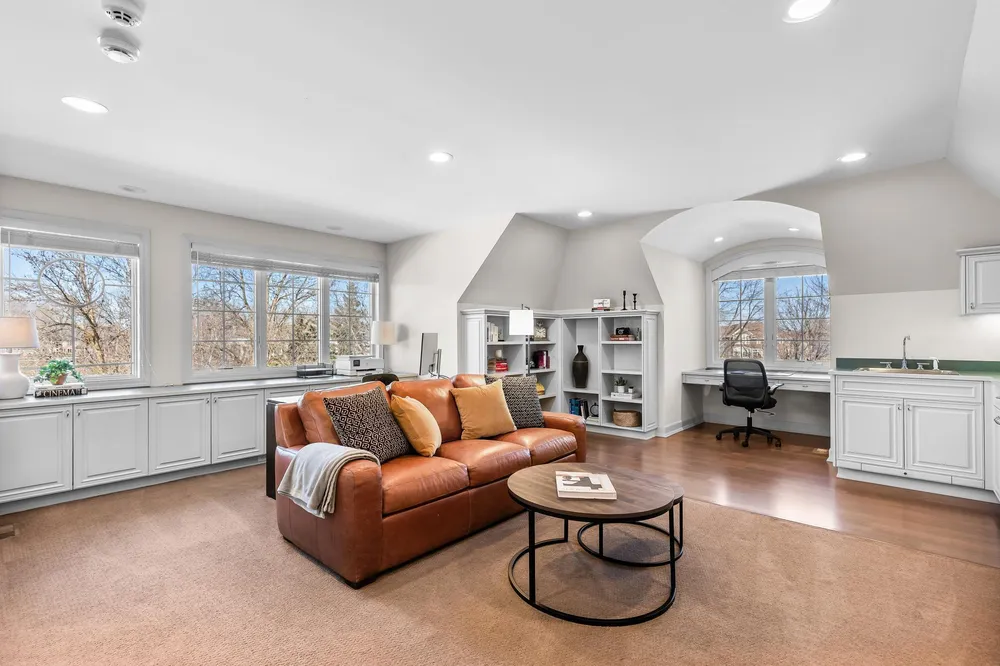 18313 Nicklaus Way, Eden Prairie, MN 55347