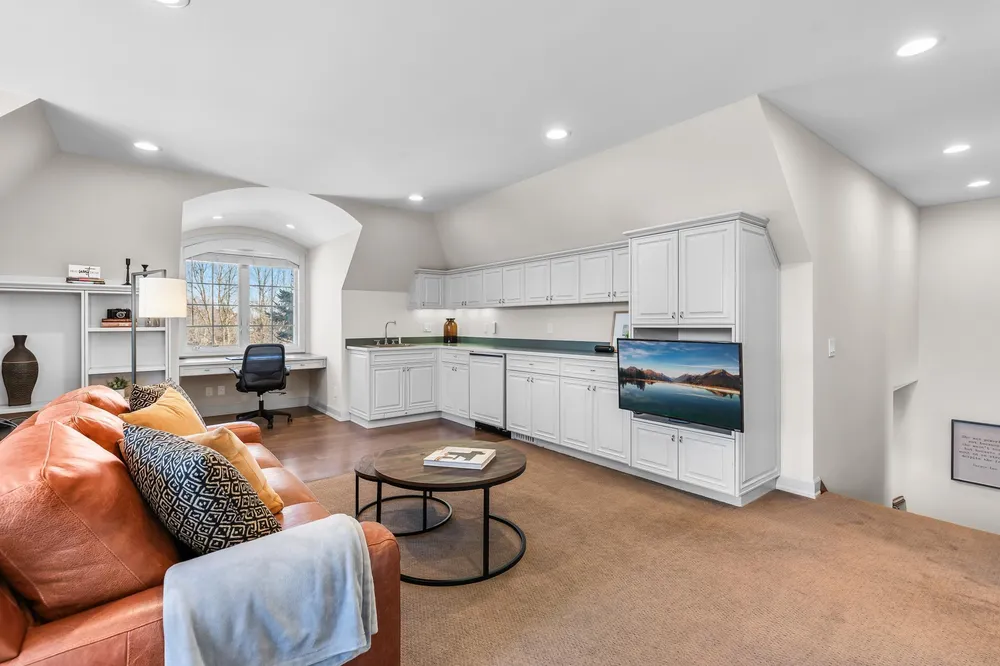 18313 Nicklaus Way, Eden Prairie, MN 55347