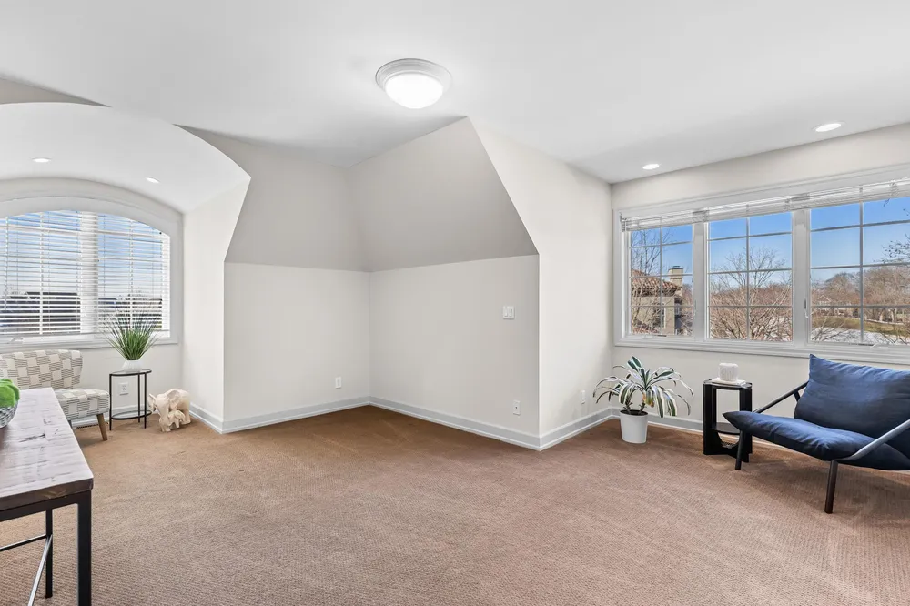 18313 Nicklaus Way, Eden Prairie, MN 55347