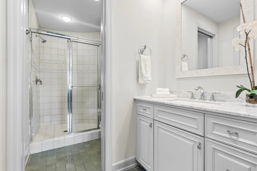 18313 Nicklaus Way, Eden Prairie, MN 55347