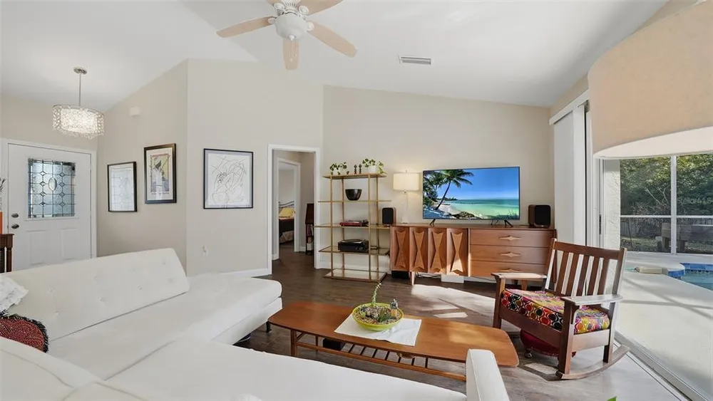 4668 Hamlets Grove Dr, Sarasota, FL 34235