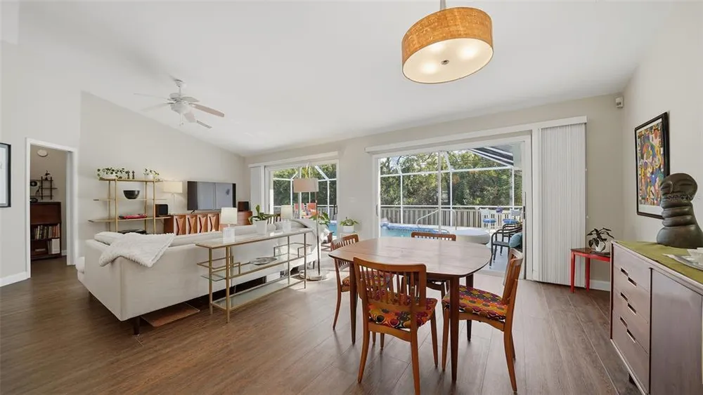 4668 Hamlets Grove Dr, Sarasota, FL 34235
