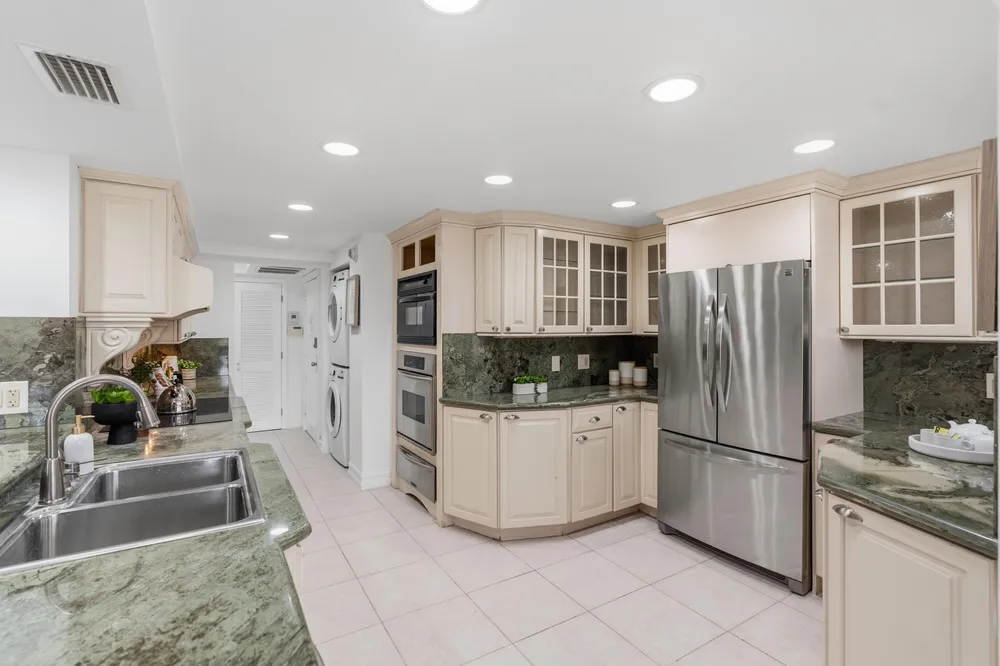 4900 N Ocean Blvd, Lauderdale-by-the-Sea, FL 33308