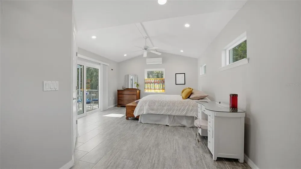 4668 Hamlets Grove Dr, Sarasota, FL 34235