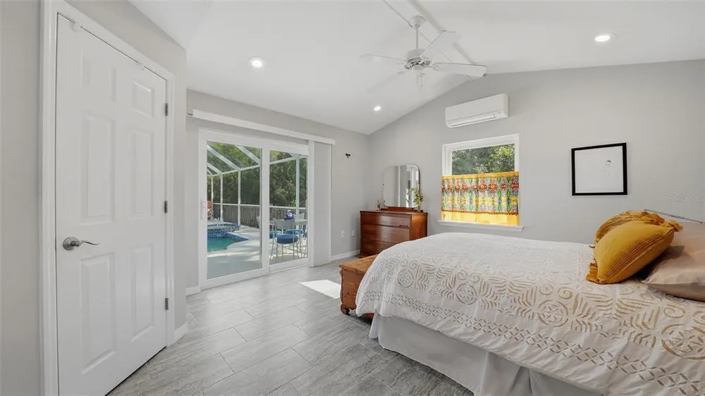 4668 Hamlets Grove Dr, Sarasota, FL 34235