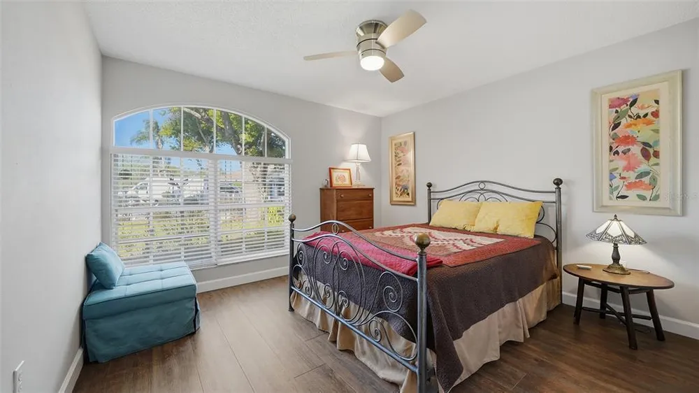 4668 Hamlets Grove Dr, Sarasota, FL 34235