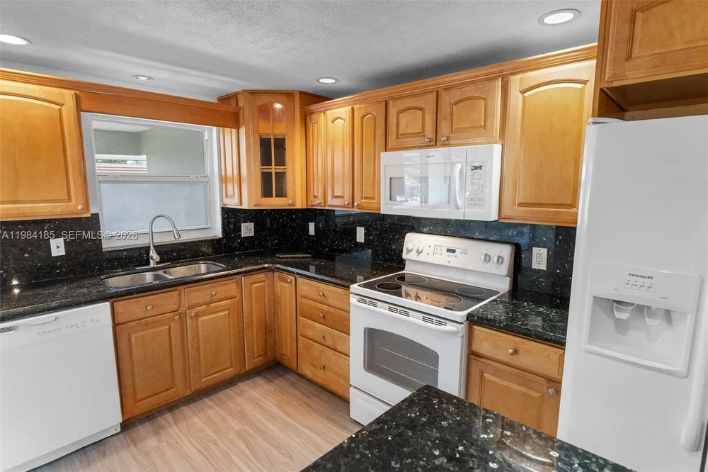 1340 NE 28th Ave, Pompano Beach, FL 33062