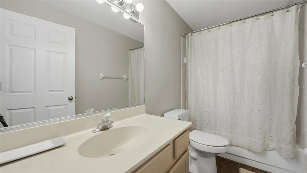 4668 Hamlets Grove Dr, Sarasota, FL 34235