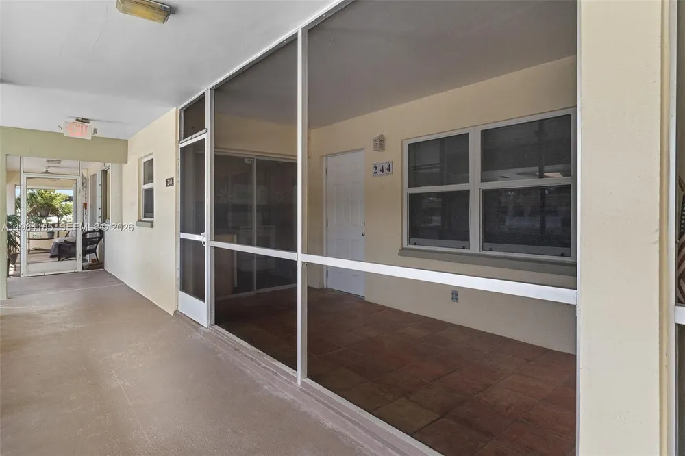 1340 NE 28th Ave, Pompano Beach, FL 33062