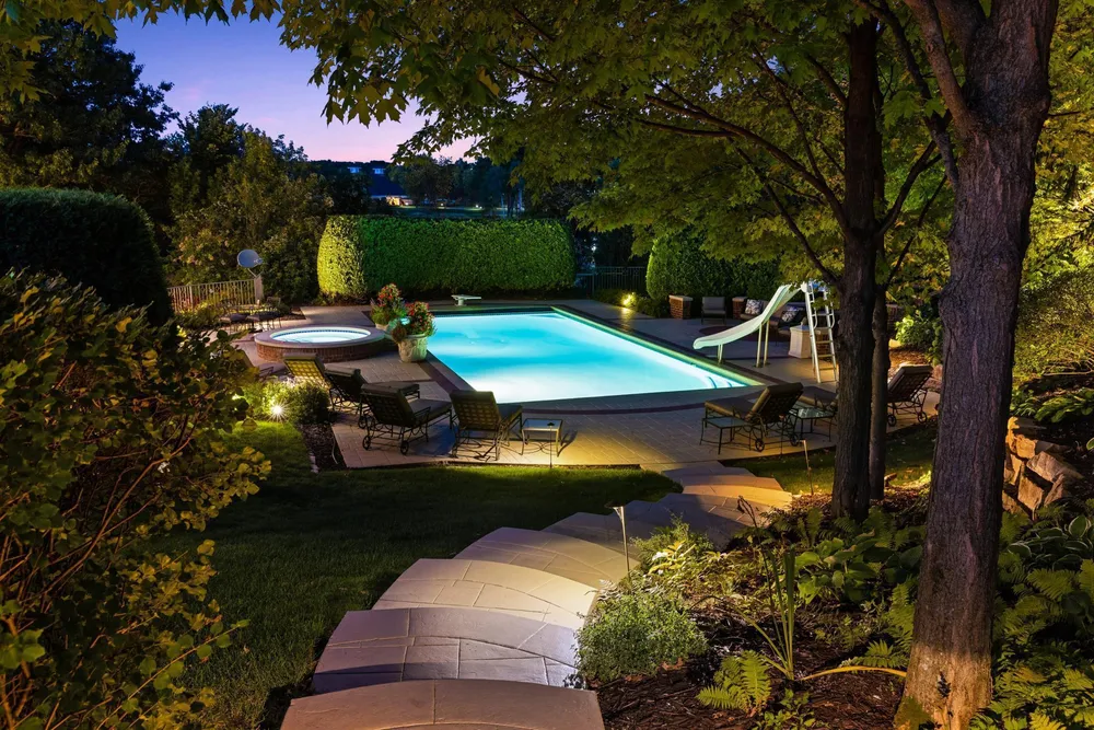 18313 Nicklaus Way, Eden Prairie, MN 55347