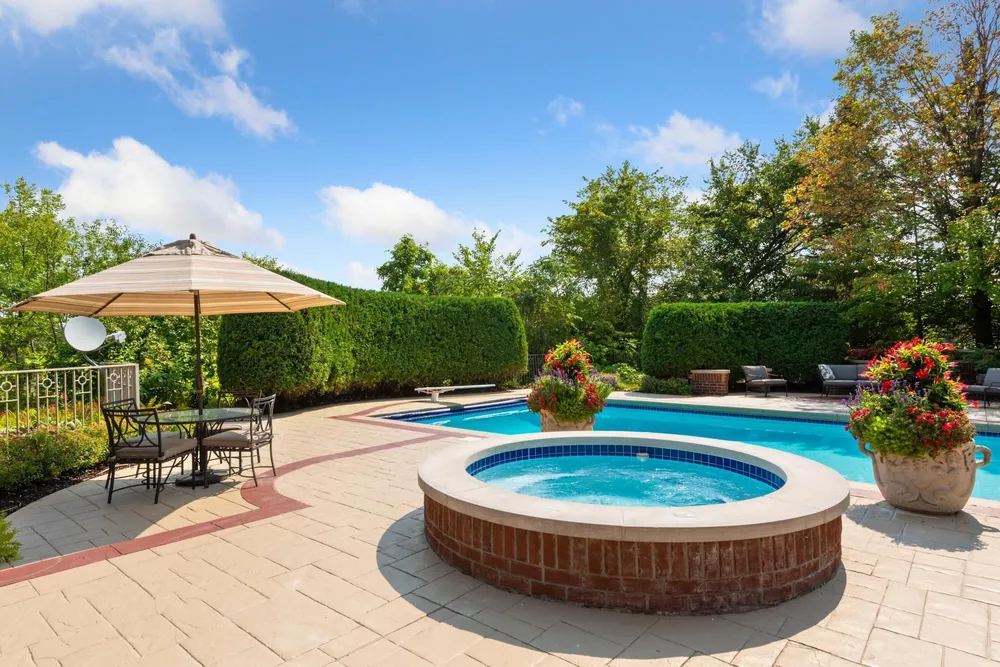 18313 Nicklaus Way, Eden Prairie, MN 55347